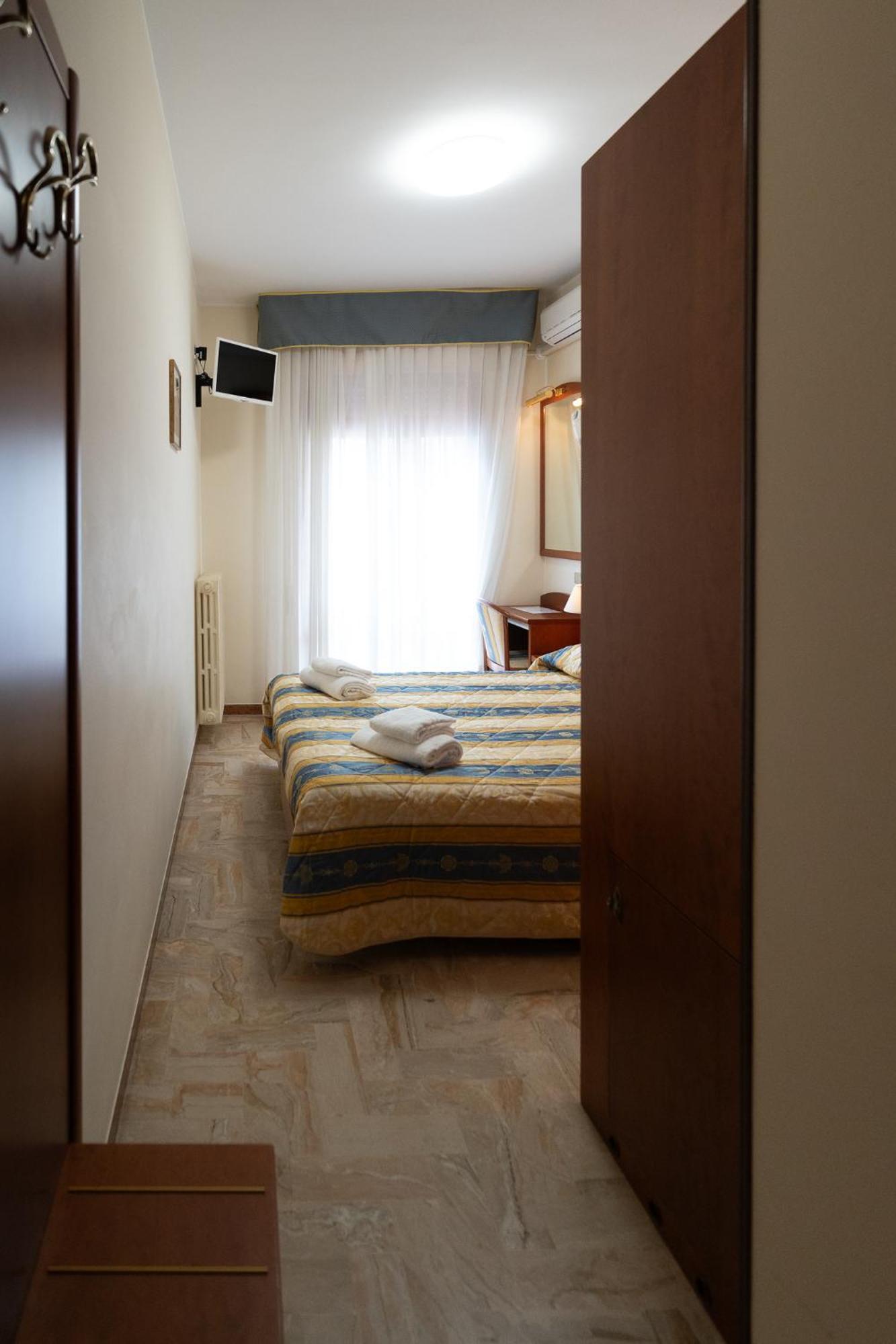 Easy Hotel Meryon Sottomarina Habitación foto